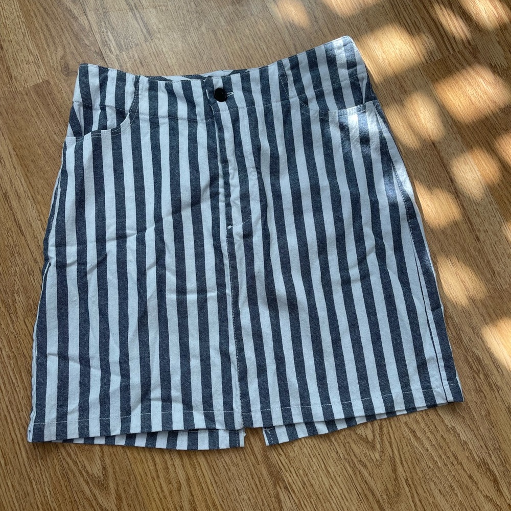 Brandy Melville Mini Skirt; one size; never worn
